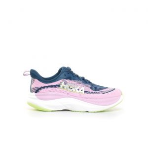 Hoka woman skyflow