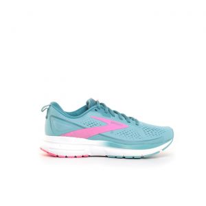 Brooks trace 3 woman