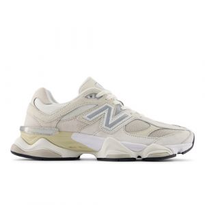 New Balance Unisex 9060 in Bianca/Beige/Grigio