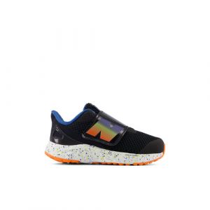 New Balance Bambino Fresh Foam Arishi v4 Hook and Loop in Nero/Blu/Arancia