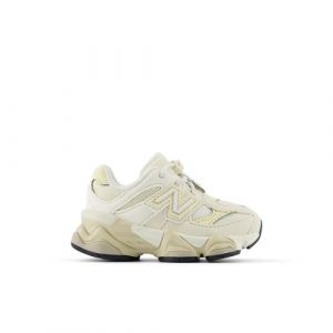 New Balance Bambino 9060 in Bianca/Beige