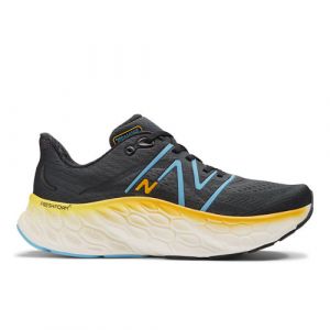 New Balance Uomo Fresh Foam X More v4 in Nero/Blu/Arancia