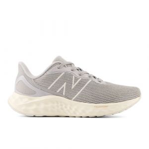 New Balance Donna Fresh Foam Arishi v4 in Grigio/Beige