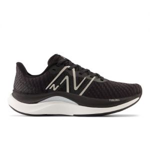 New Balance Donna FuelCell Propel v4 in Nero/Bianca, Synthetic, Taglia 41.5